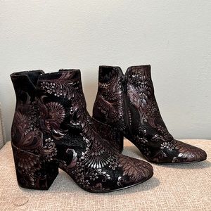 ALDO gorgeous unique boots with block heel. Worn 1-2 times. EUC